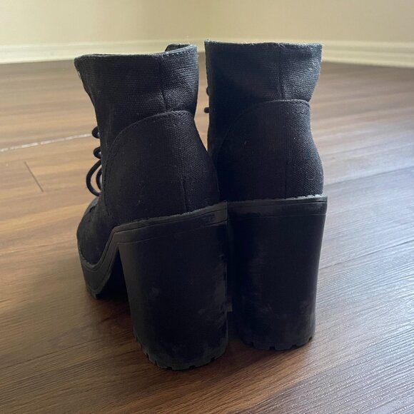 H&M Divided Chunky Block Heels - Picture 4 of 8